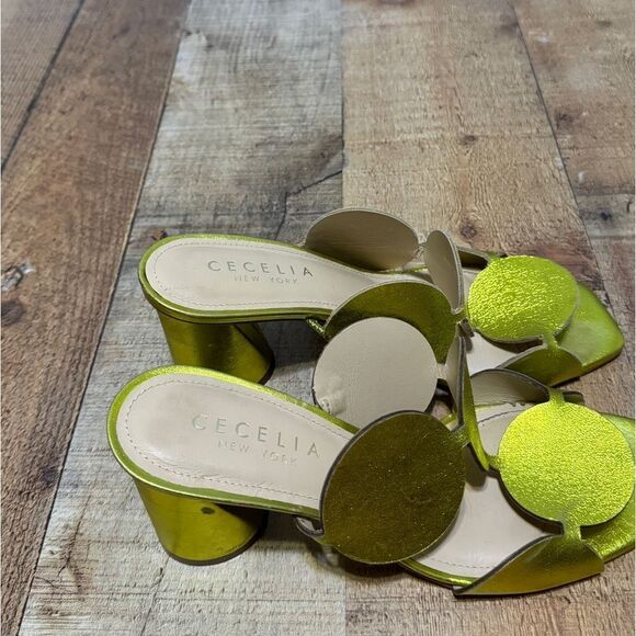 CECELIA NEW YORK
Bisquet Sandal In Yellow Metallic size 6 - Picture 5 of 12